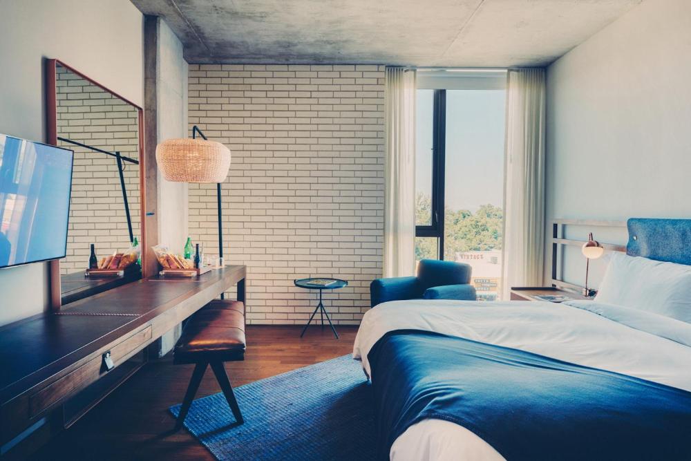 Bouldin interior